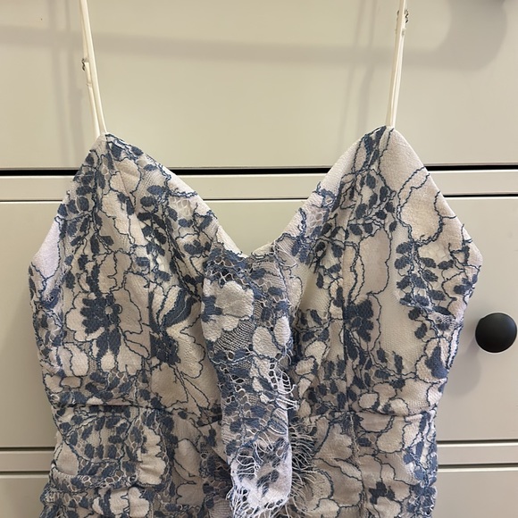 Storia Mini Lace Dress with Ruching - Picture 3 of 9